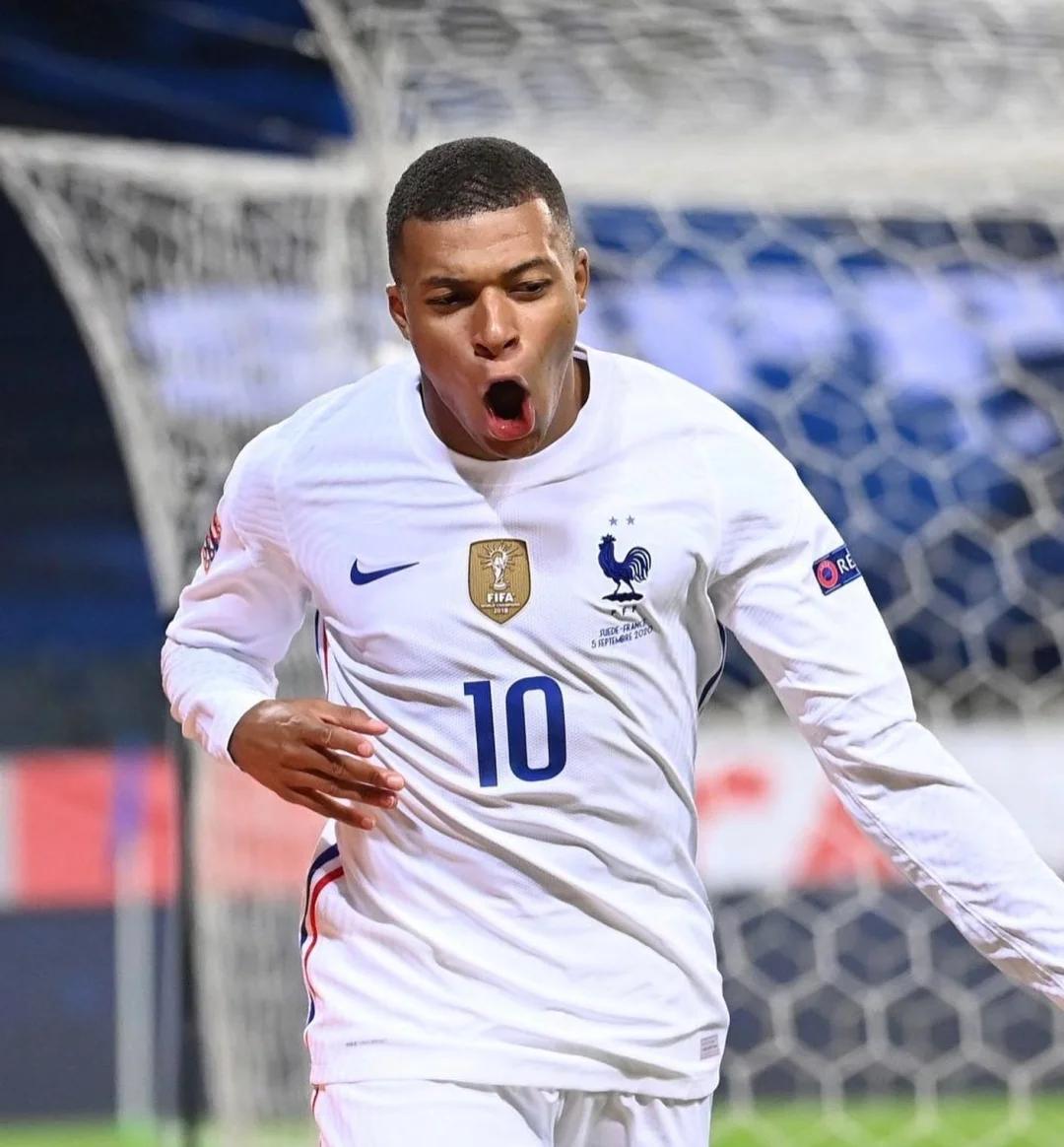 卢卡斯-恩梅加：以维尔茨的实力肯定能立足英超，他需要适应（卢卡斯-恩梅加：维尔茨有实力立足英超，仍需时间适应）