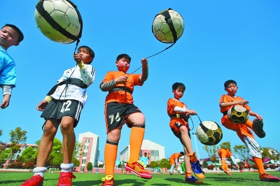 英超战报：佳夫双响，纽卡4-1埃弗顿，获联赛客场首胜（英超快报：佳夫梅开二度，纽卡4-1客胜埃弗顿，斩获联赛客场首胜）