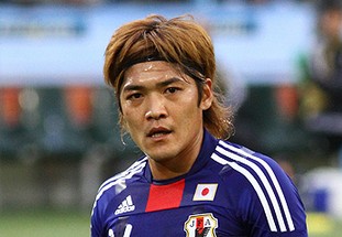 卡马乔：维尼修斯国家德比被换下有情绪正常，5分钟就没事了（卡马乔：维尼修斯在国家德比被换下情绪波动属正常，五分钟就平复了）